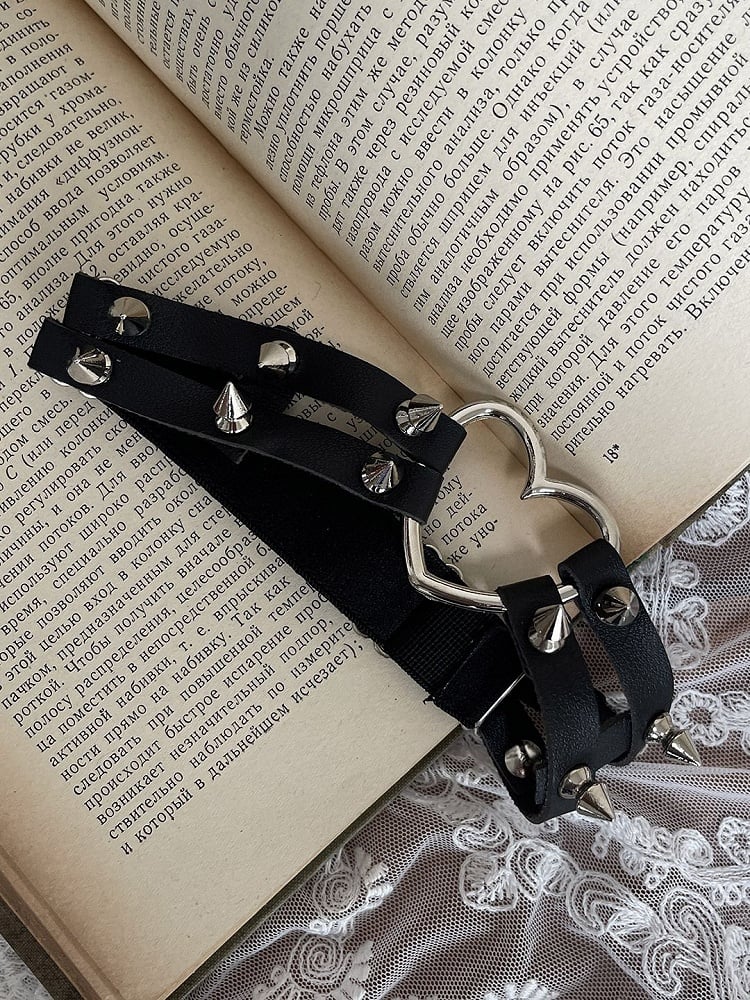 Leg Ring Black Heart With Decoration and Studs Loop