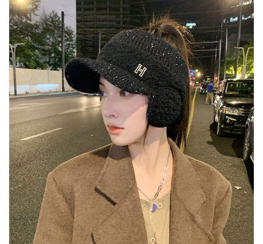 Faux Lettering Hat Knit Visor Shearling Panel