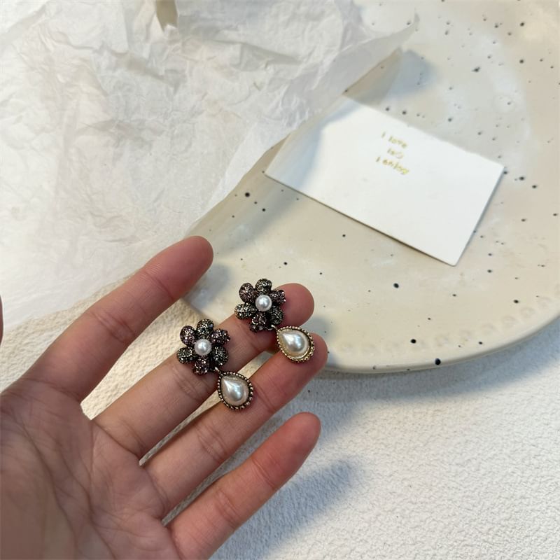 Faux Drop Pearl Earring