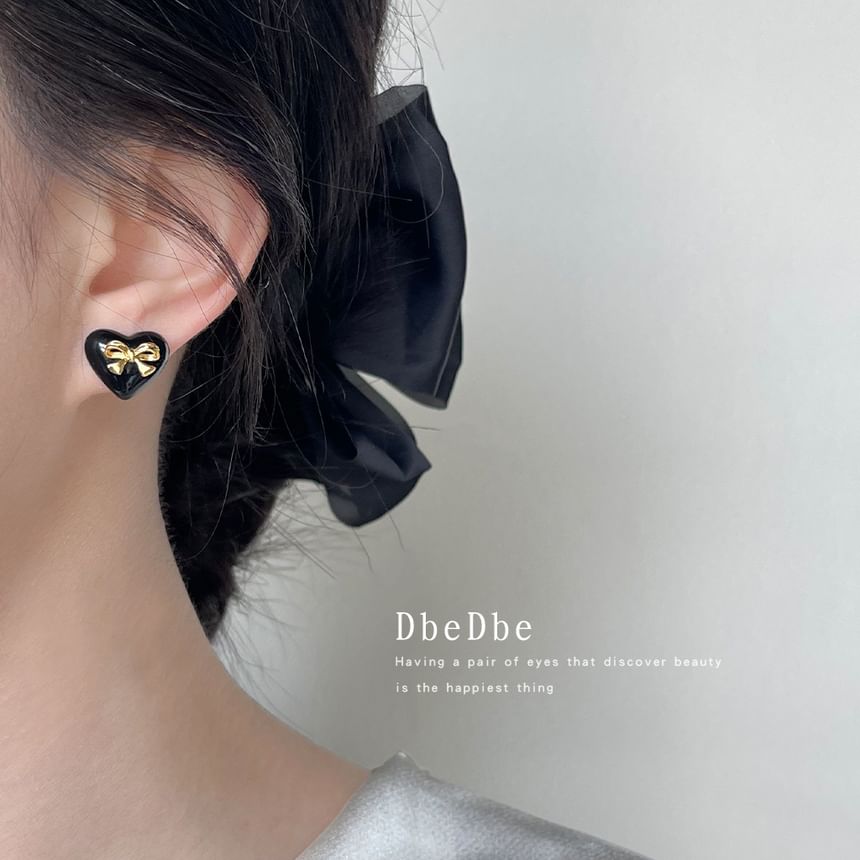 Bow Alloy Ear Heart Cuff