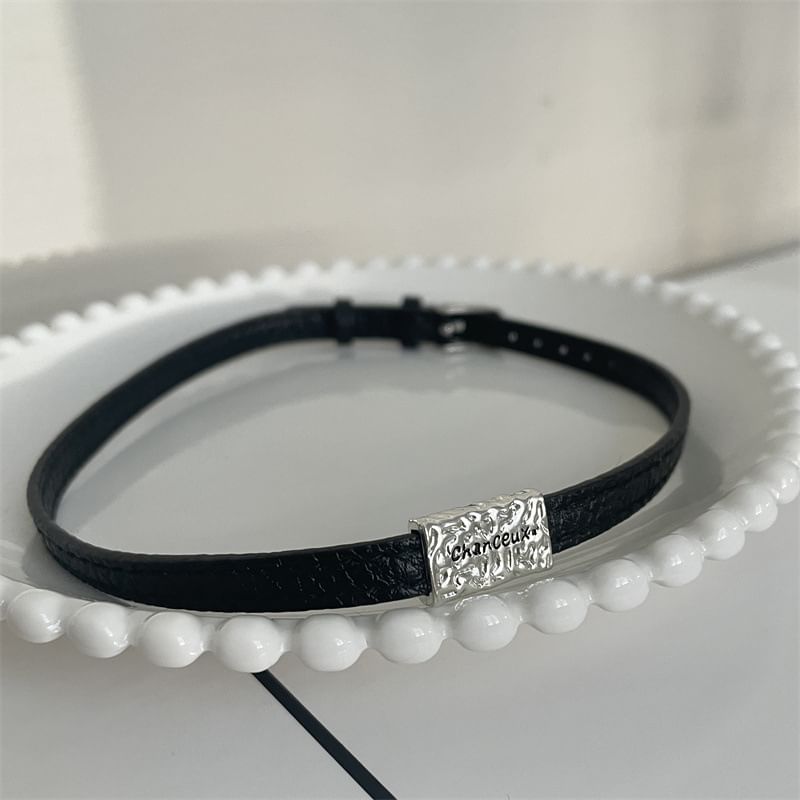 Faux Alloy Choker Leather