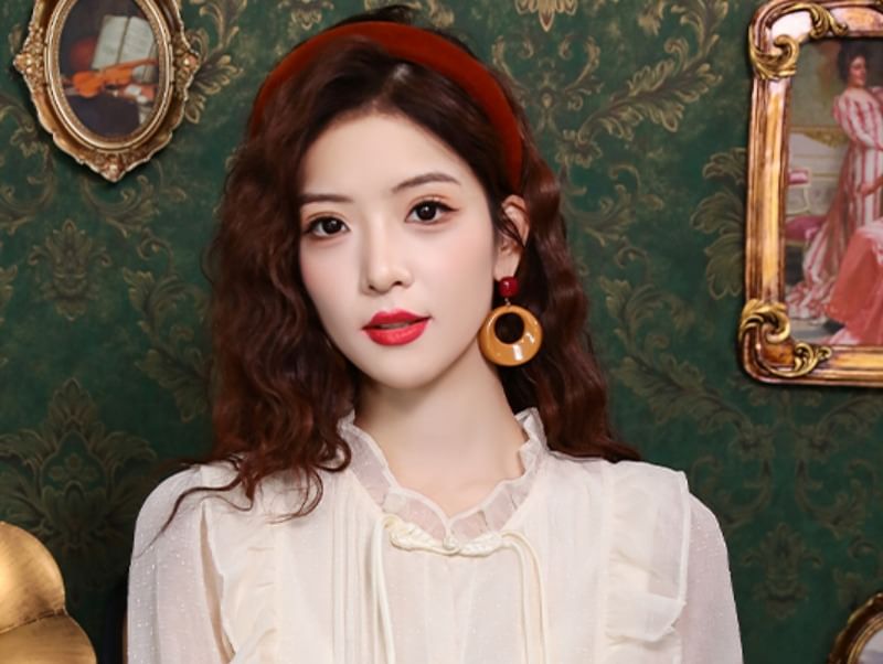 Puff-Sleeve Plain Ruffle Blouse