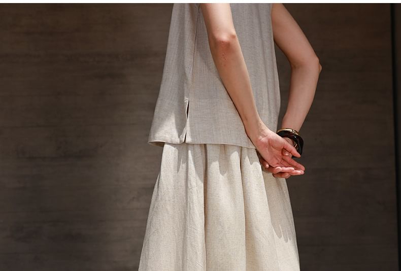 High-Rise Pleated Midi Flared Skirt