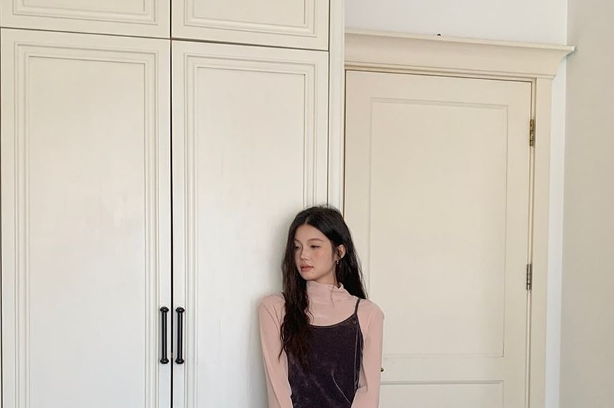 Set: Long-Sleeve Tee & Scoop Neck Camisole
