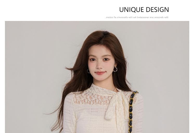 Mock Neck Lace Panel Ruched Slim Fit Top