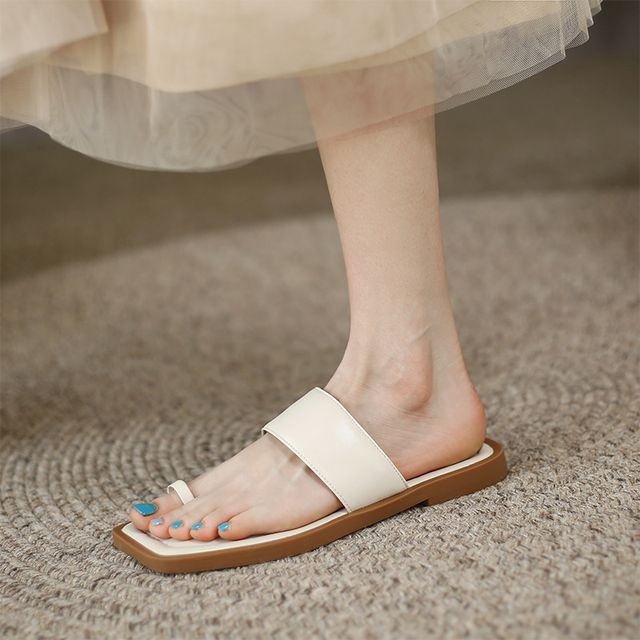 Loop Slide Flat Sandals Toe