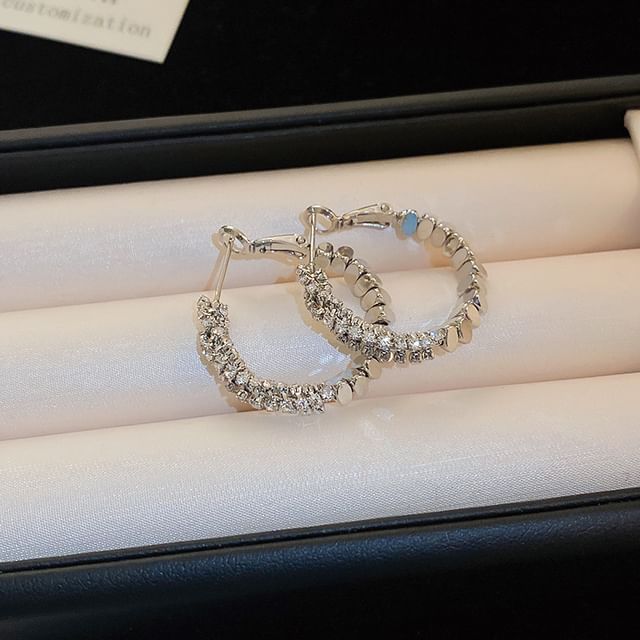 (Various Silver Tone Earring Designs)