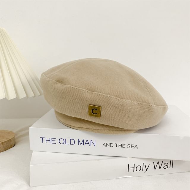 Beret Lettering Plain