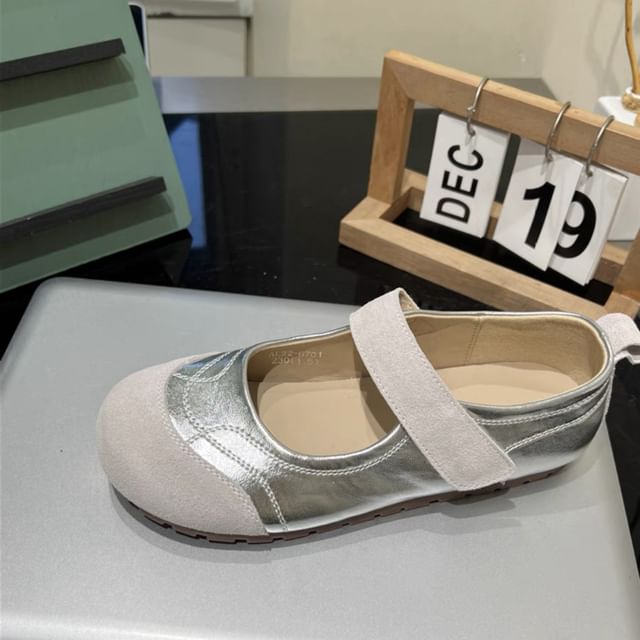 Mary Round Strap Leather Shoes Faux Adhesive Toe Jane