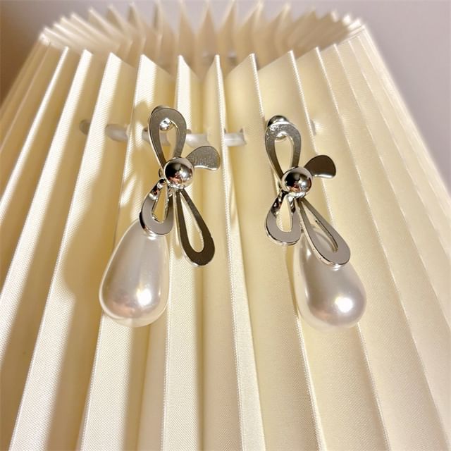 Earring Faux Bow Pearl Drop