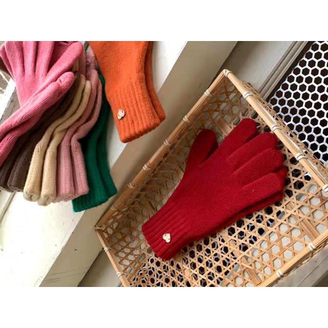 Knit Heart Buttoned Gloves