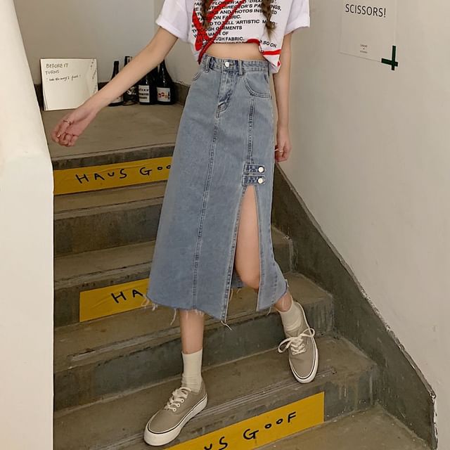 Frayed Buttoned Slit Denim Midi A-Line Skirt with High Rise