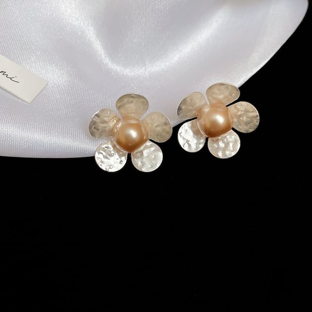 Stud Pearl Faux Earring Flower