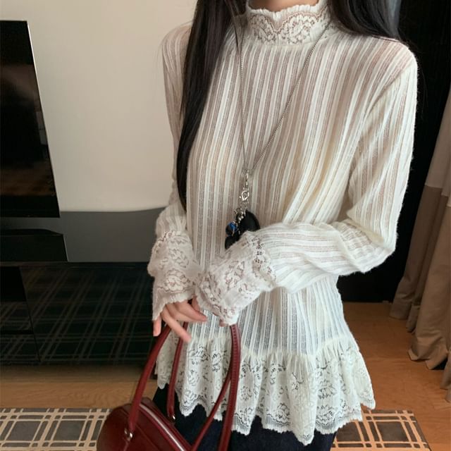 Round Neck Button Jacket & Stand Collar Lace Top