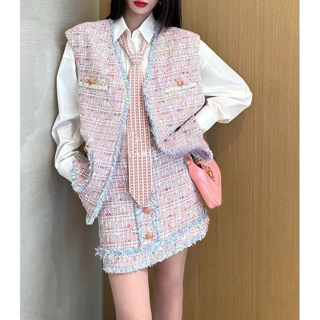 V-Neck Fringed Open Front Tweed Vest / Sleeveless Notch Neck Mini Shift Dress / High Rise Mini A-Line Skirt / Shorts