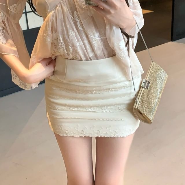 3/4-Sleeve V-Neck Blouse / Mini Skirt