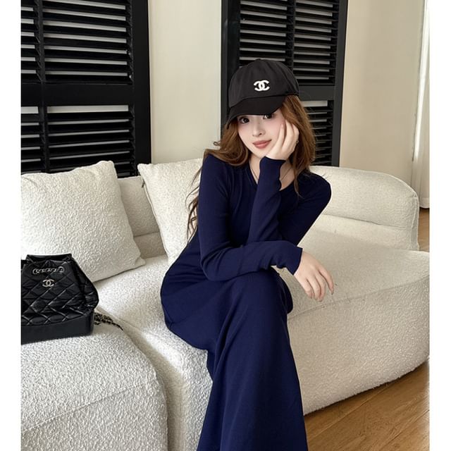 Long-Sleeve Crew Neck Half-Buttoned Plain Maxi Sheath Knit Dress
