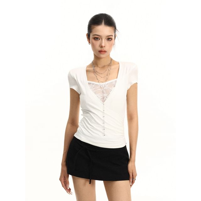 Mock Two-Piece Short-Sleeve V-Neck Lace Panel Ruched Slim Fit T-Shirt
