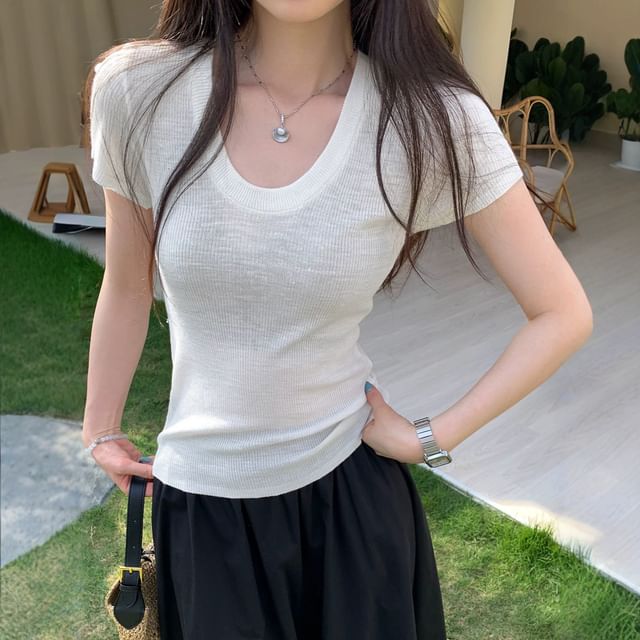 Ribbed Knit Round Neck Short Sleeve Top