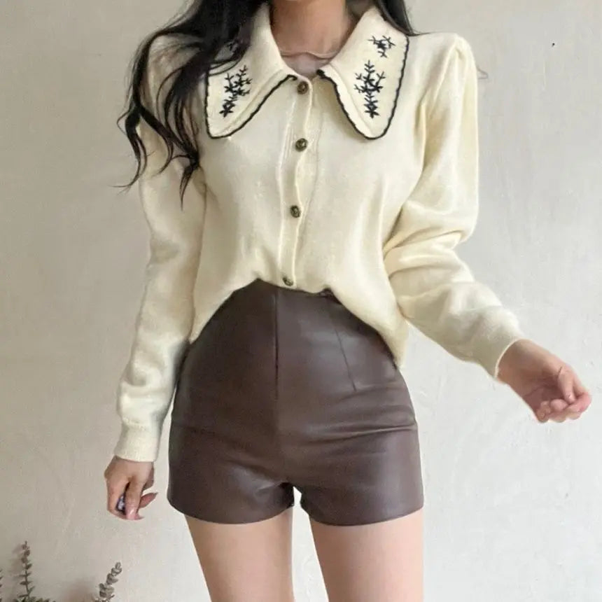 Cardigan en tricot à simple boutonnage et col brodé LT3