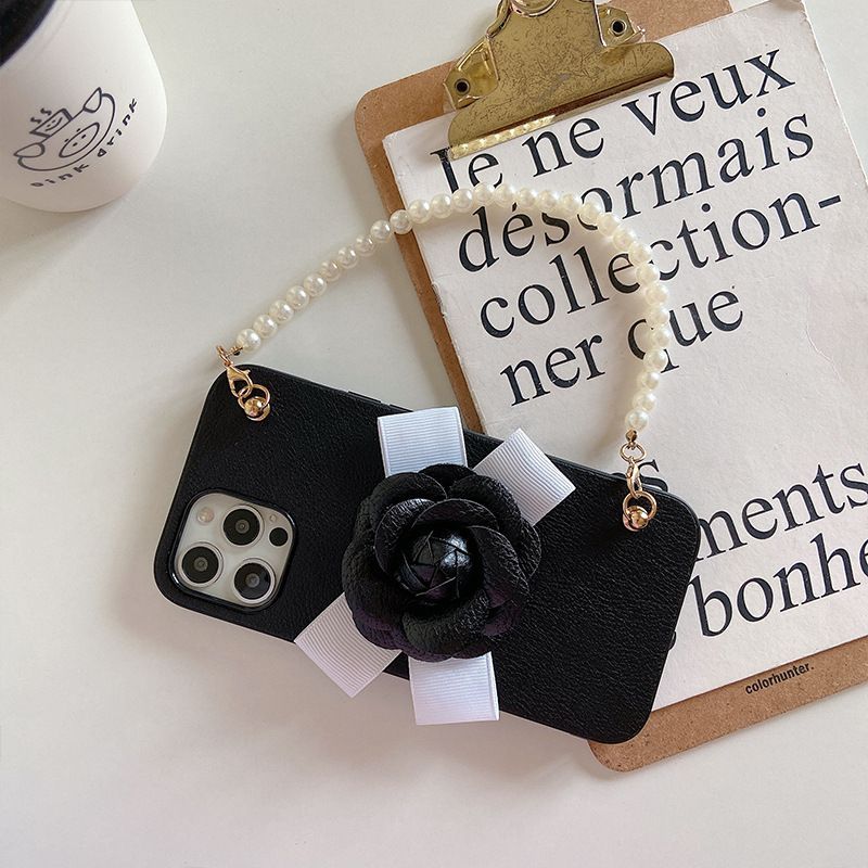 Flower Faux Pearl Chain Phone Case