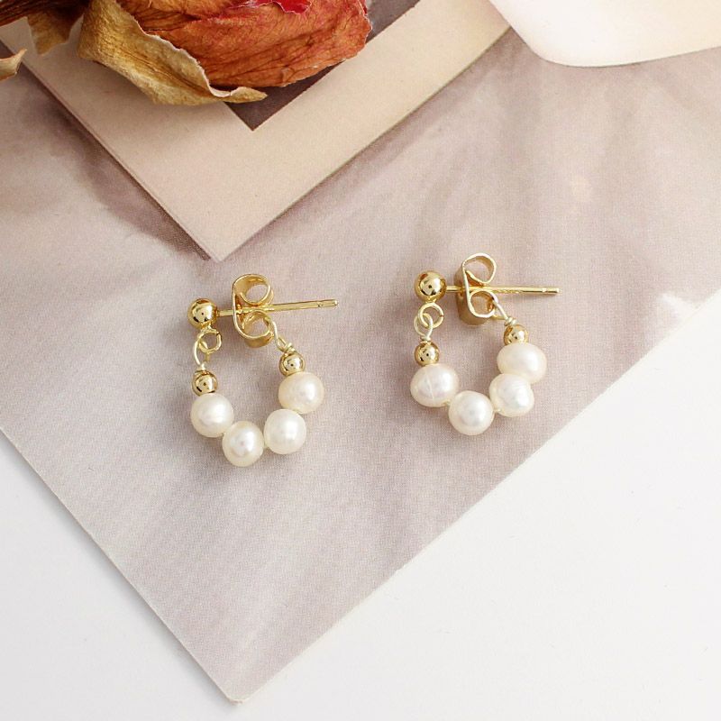 Clip-On Pearl Drop / Earring Faux