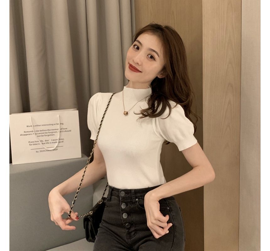 Short-Sleeve Top Knit Crop