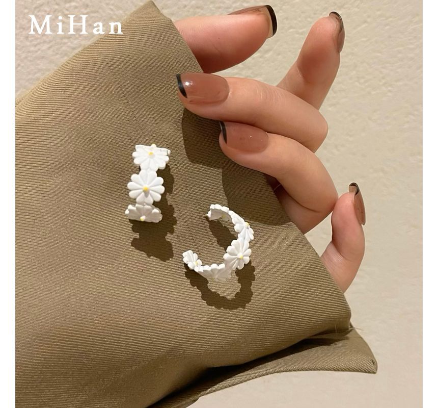 Hoop Earring Open Flower