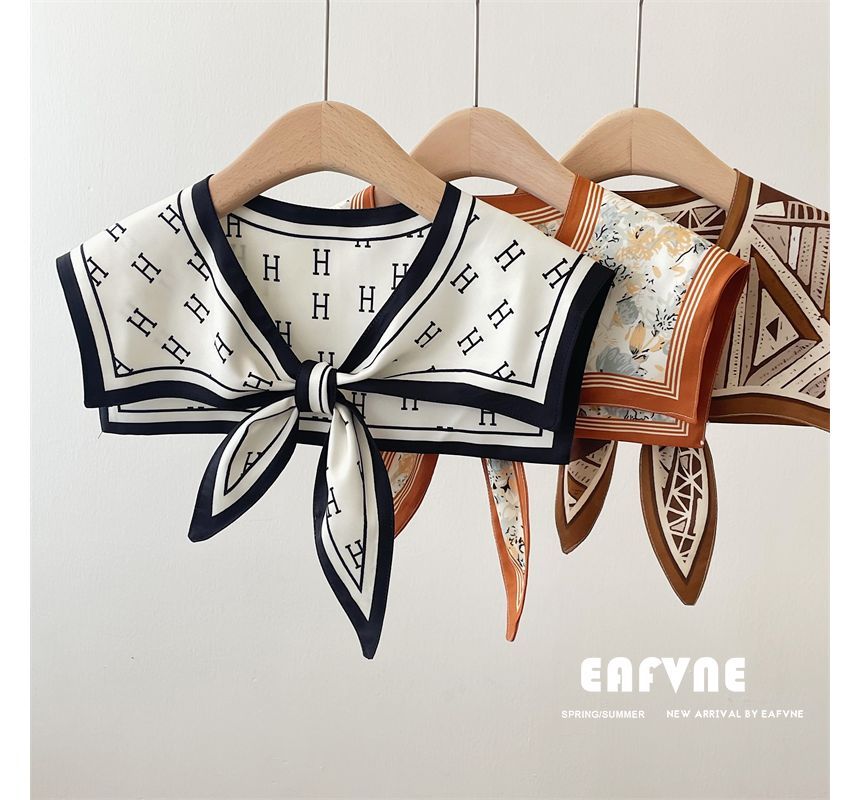 Decorative Print Collar