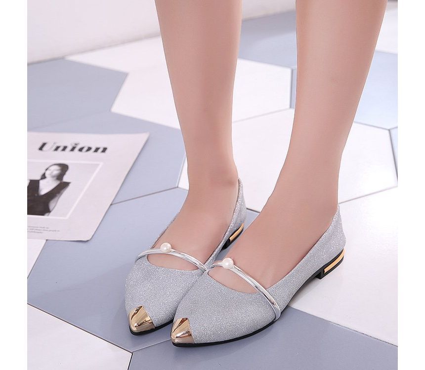 Pointy Metal Flats Accent