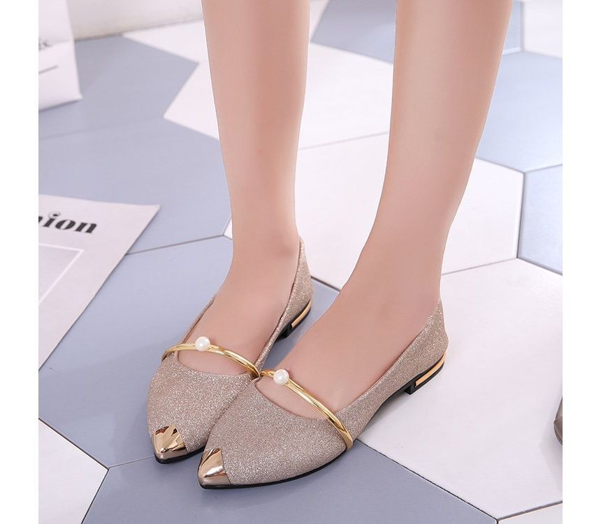 Pointy Metal Flats Accent