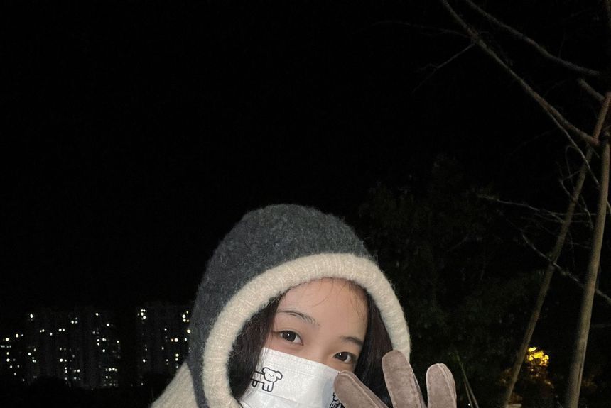 Hat Knit Two-Tone Balaclava