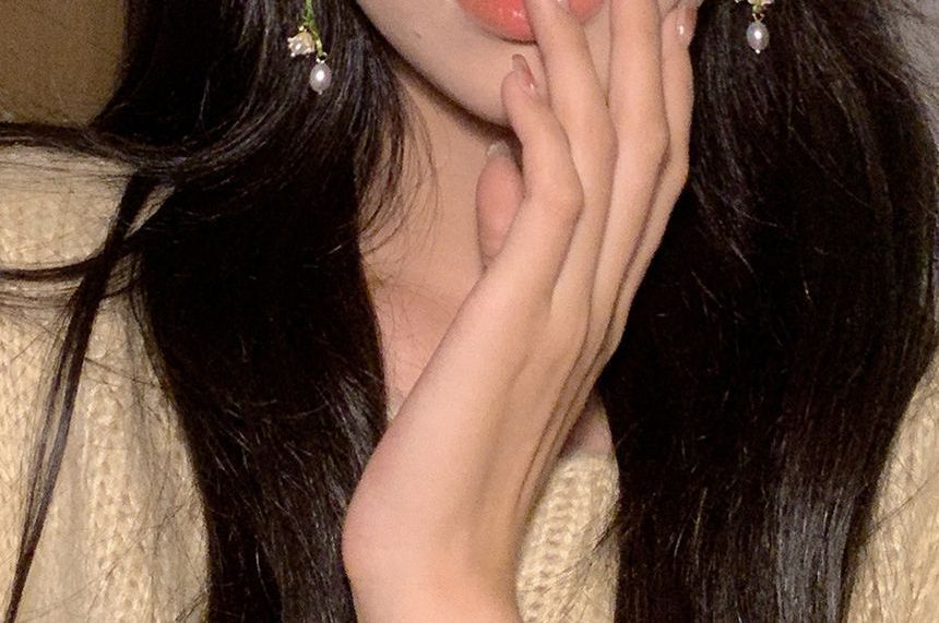 Flower  Faux Pearl Dangle Earring