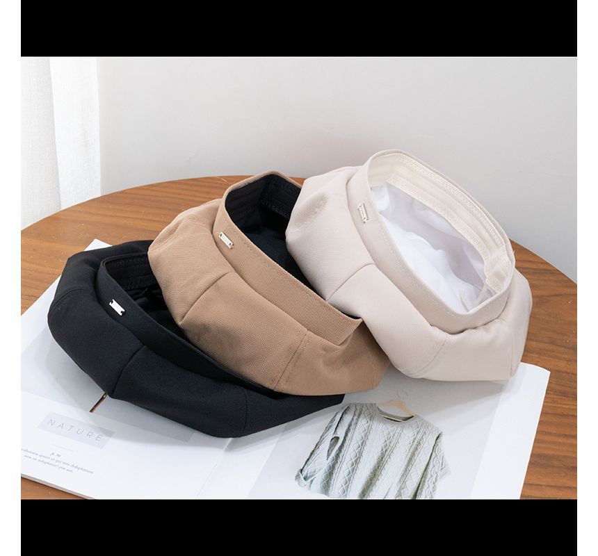 Tag Plain Metal Beret