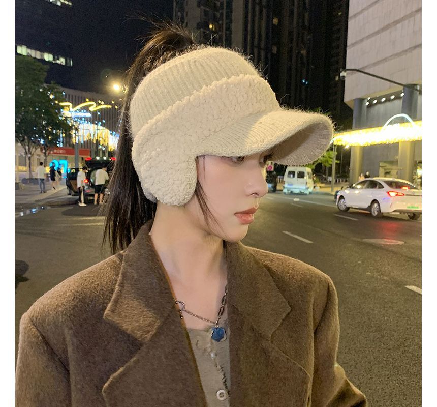 Faux Lettering Hat Knit Visor Shearling Panel