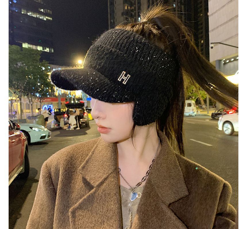 Faux Lettering Hat Knit Visor Shearling Panel
