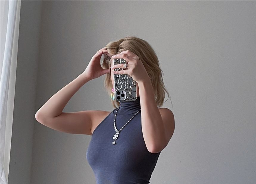 Dress Plain Slim-Fit Turtleneck Sleeveless