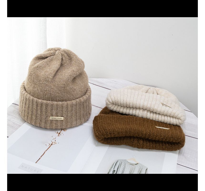 Beanie Knit Logo