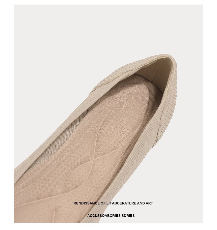 Low-Heel Pointed Pumps Knit