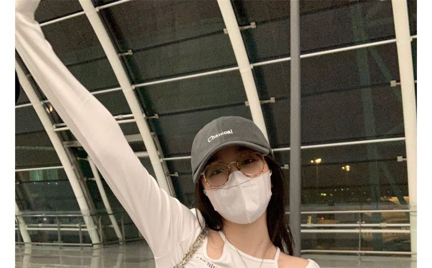 Long-Sleeve Cold-Shoulder Top Slim-Fit Print