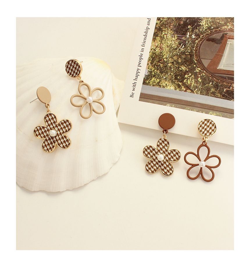 Dangle Houndstooth Asymmetrical Alloy Floral Earring