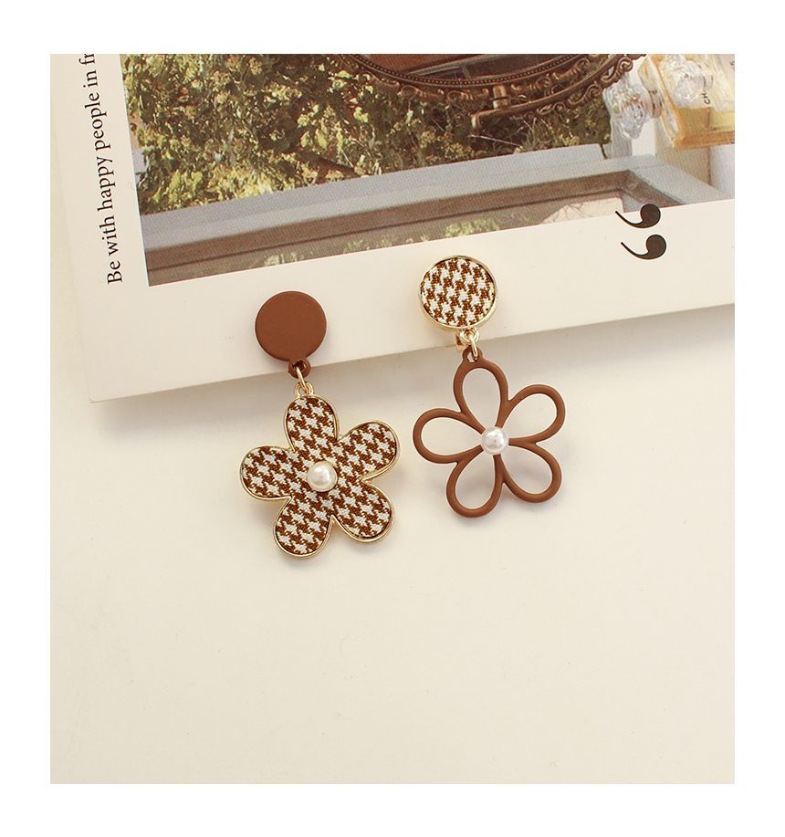 Dangle Houndstooth Asymmetrical Alloy Floral Earring