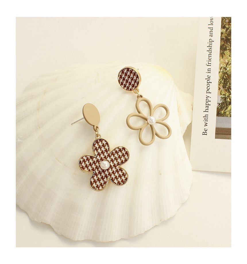 Dangle Houndstooth Asymmetrical Alloy Floral Earring