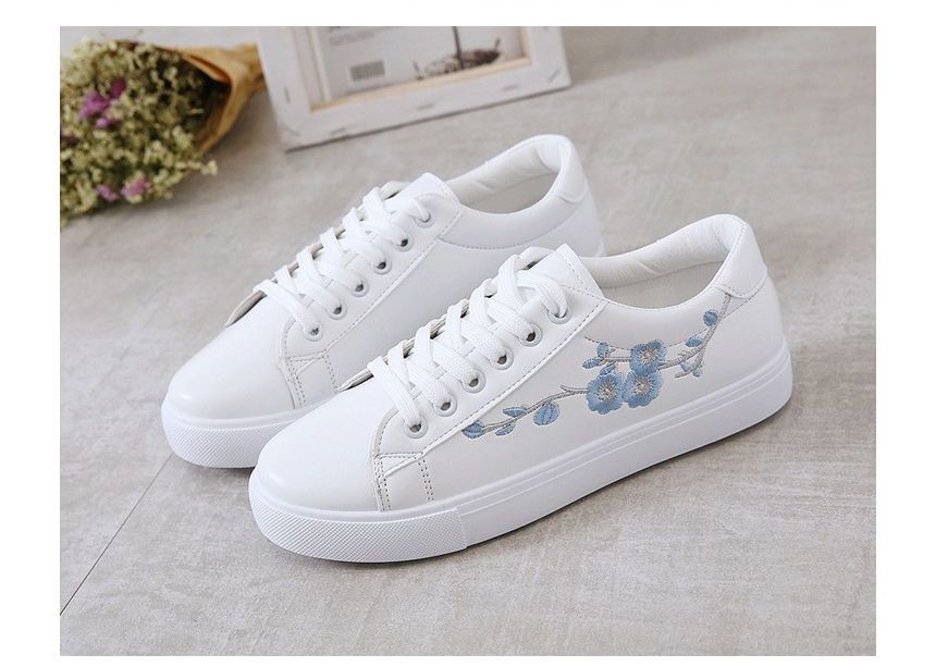 Floral Lace-Up Embroidered Sneakers