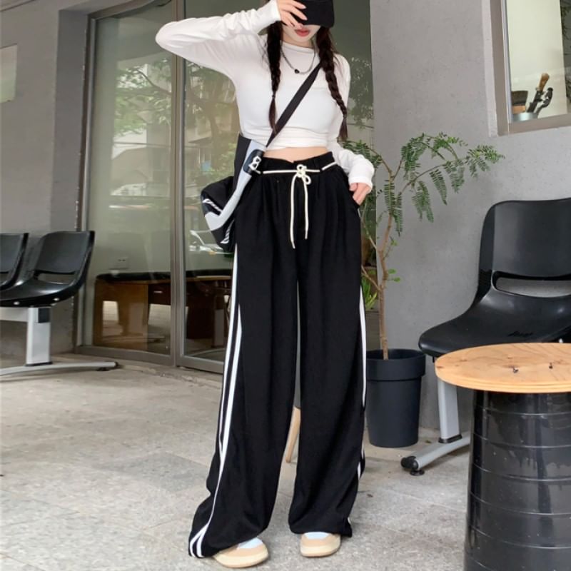 Striped Plain Crop Leg Drawstring Cutout Tee Neck Waist / Long-Sleeve Round Wide Sweatpants