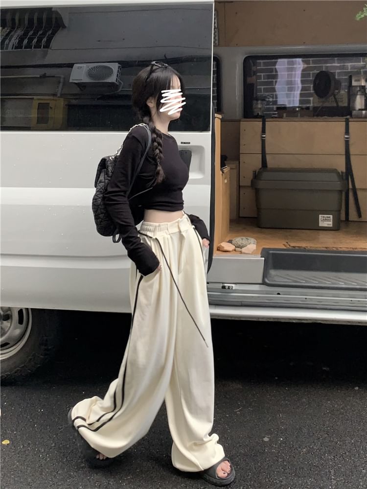 Striped Plain Crop Leg Drawstring Cutout Tee Neck Waist / Long-Sleeve Round Wide Sweatpants