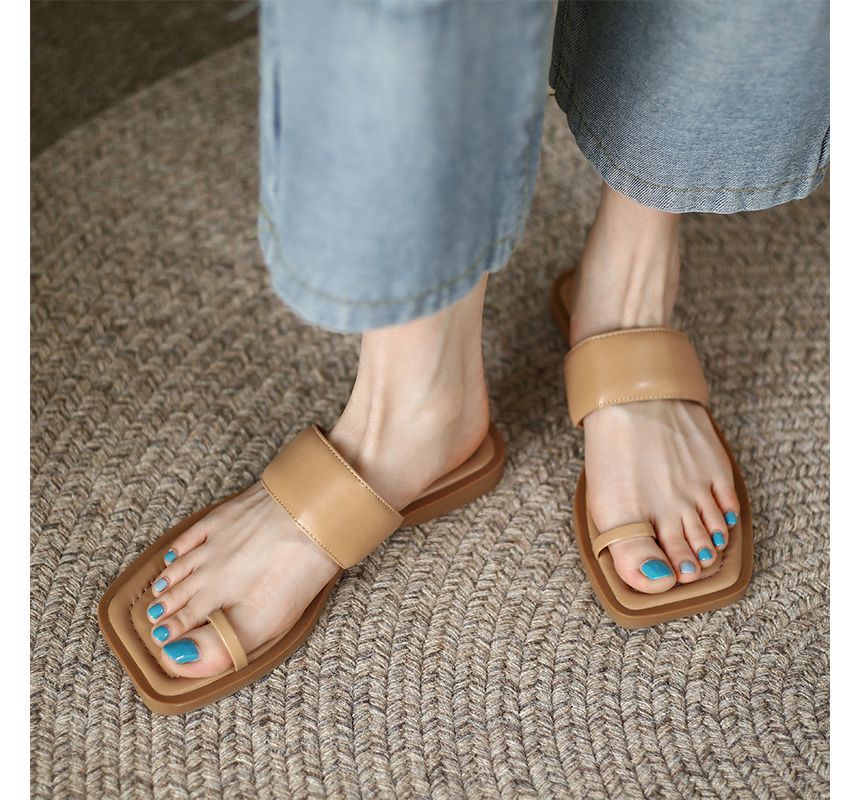 Loop Slide Flat Sandals Toe
