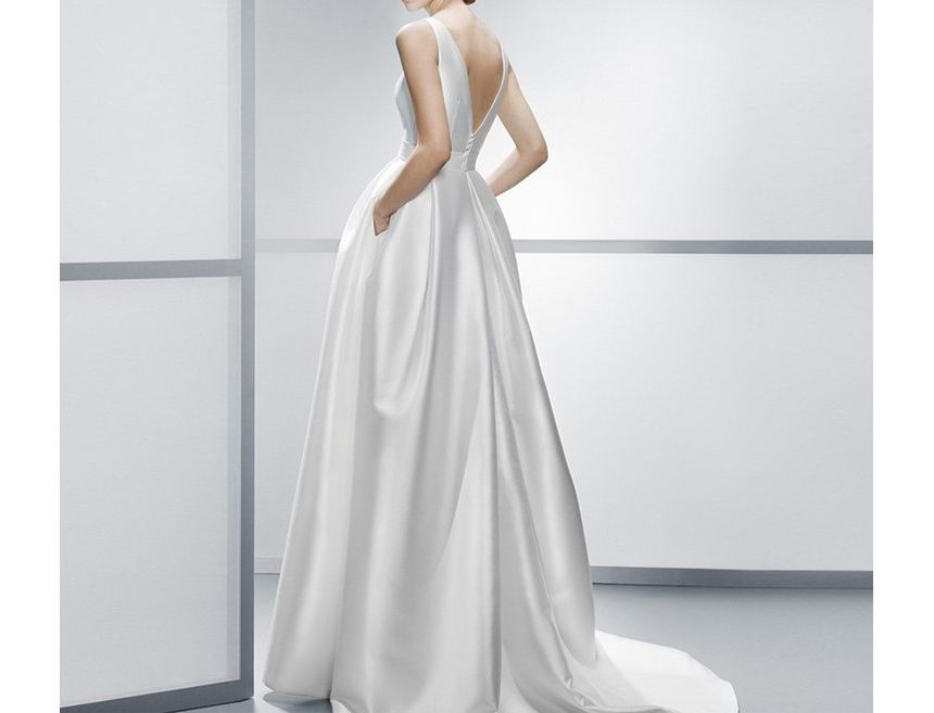 Sleeveless Boat Neck Plain Satin A-Line Wedding Gown