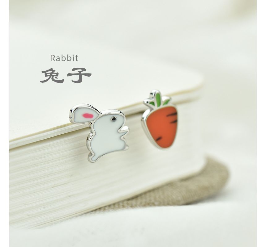 Rabbit Carrot Alloy Earring