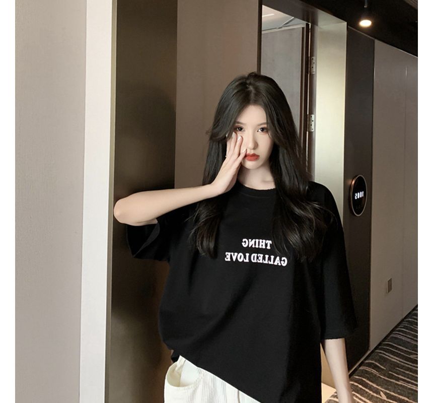 Short-Sleeve Tee Neck Lettering Round